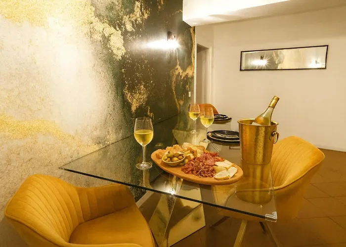 Le Clarisse Pigna Apartment *